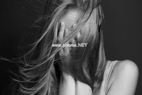 带人生感悟的伤感句子 时间终究会比爱强悍，忘记什么都不难